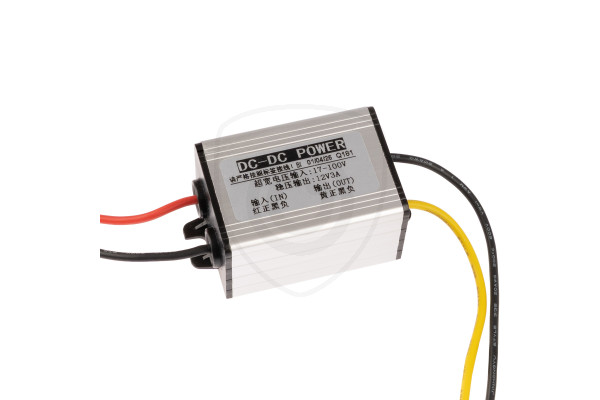 Spänningsomvandlare från 17–100V till 12V (3A) för backkameror