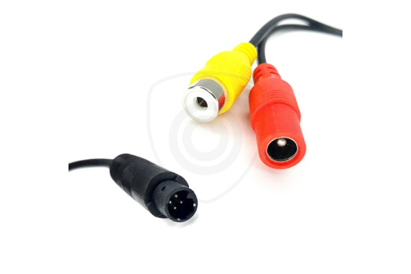Y-adapter från fyrpolig Mini hane till 1x Cinch hona + strömförsörjning hona